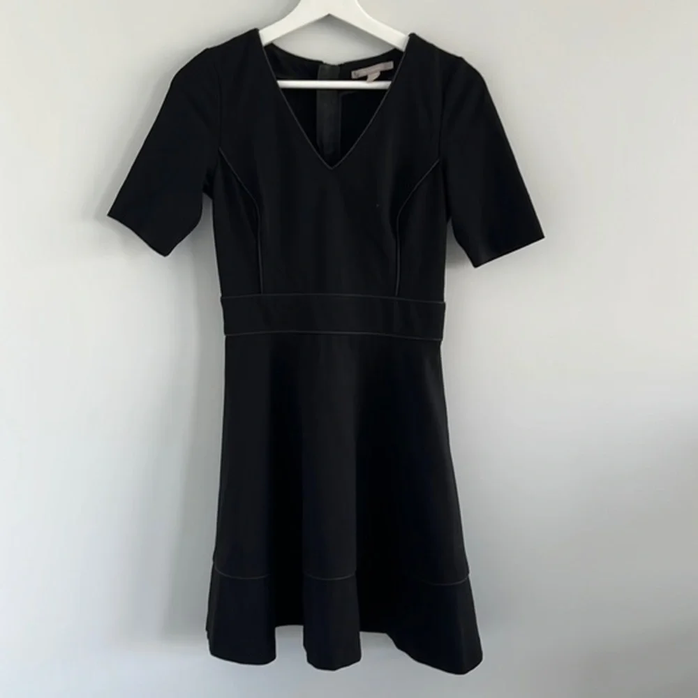 Banana republic dress fit and flare a line  stretch‎ dress zip up closure